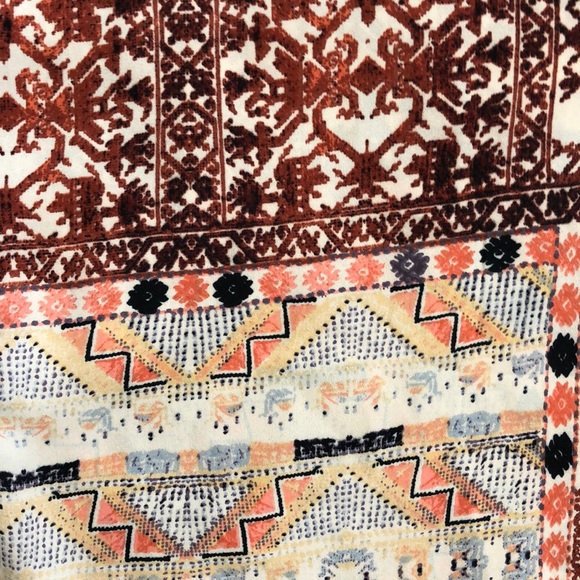 Women’s flowy mossimo tank - Picture 3 of 7